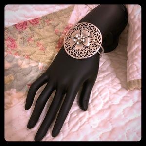 Hinged flower bracelet